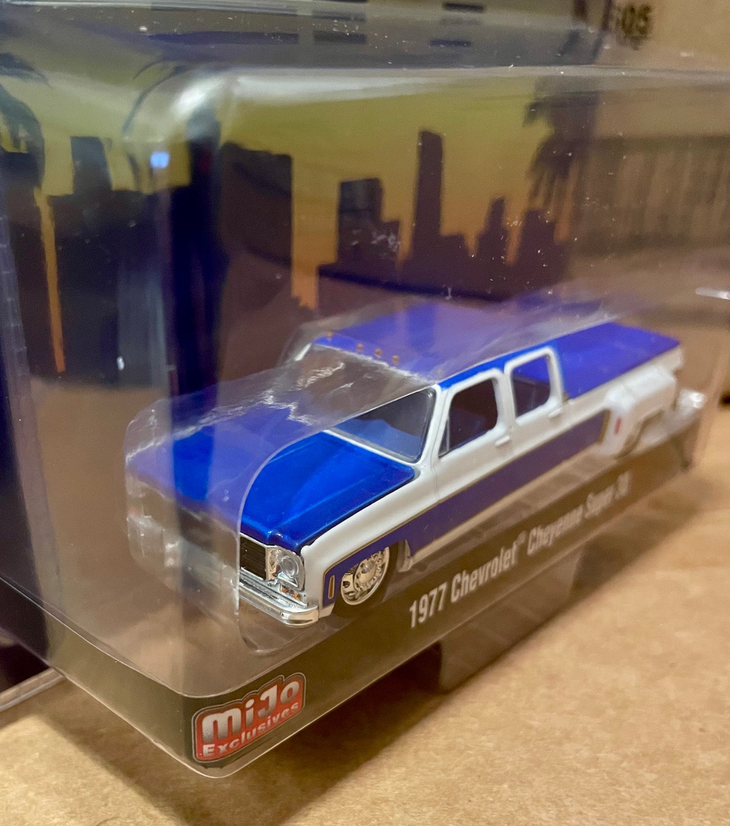 M2 1:64 Chevy 1977 Cheyenne Super 30 Custom LA Mijo Exclusive