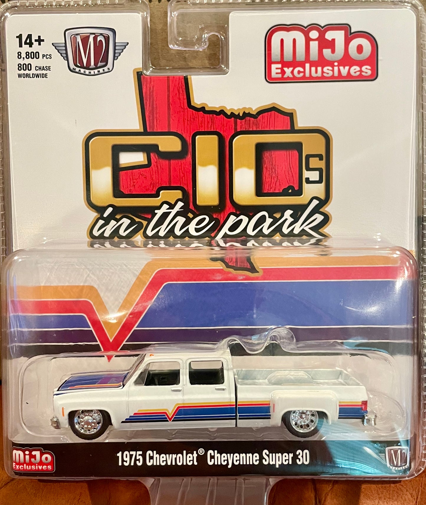 M2 Machines 1:64 1975 Chevrolet Cheyenne Super 30 Dually - White - C10s In The Park - MiJo Exclusives Limited Edition