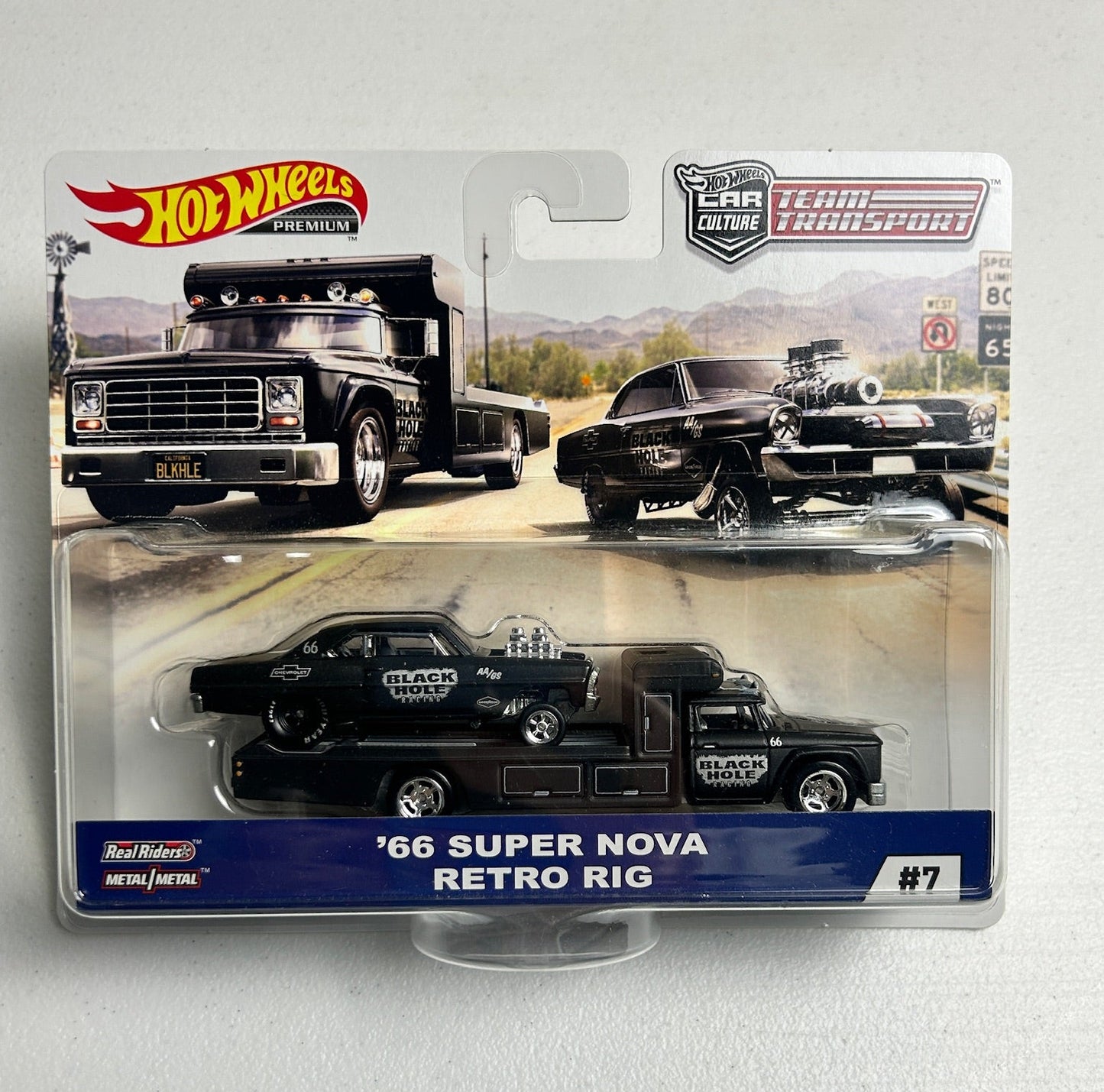 Hot Wheels 1:64 Team Transport #7 '66 Super Nova/Retro Rig