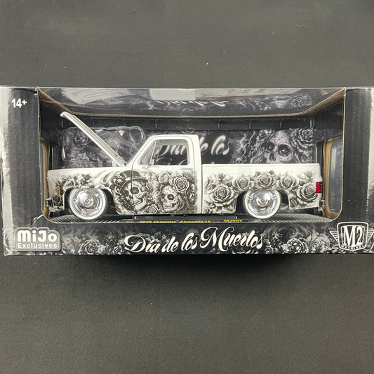 M2 1:24 Mijo 1978 Chevrolet C10 Squarebody Dia De Los Muertos