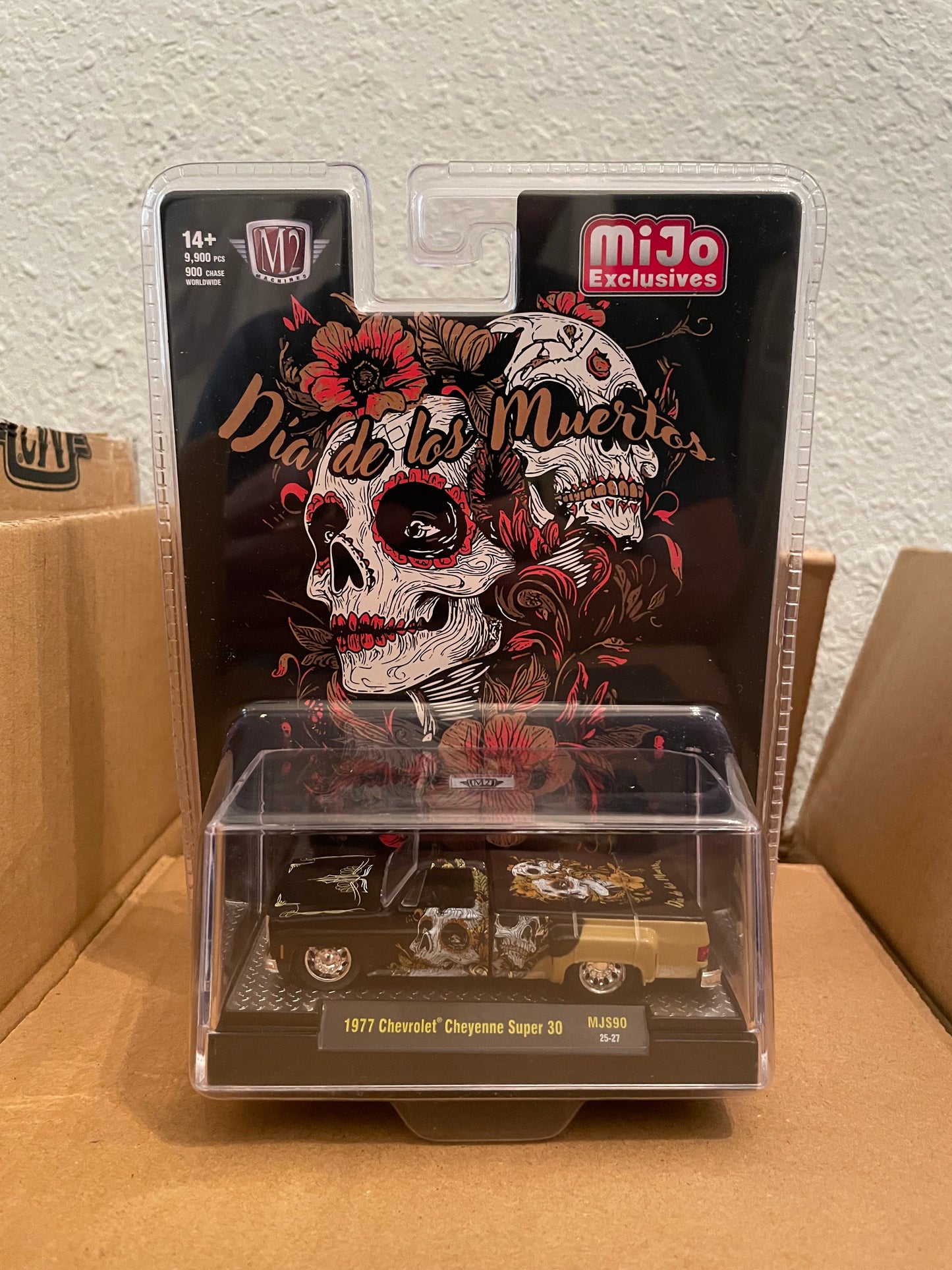 M2 1:64 Mijo Chevy 1977 Cheyenne Super 30 Dias De Los Muertos Black