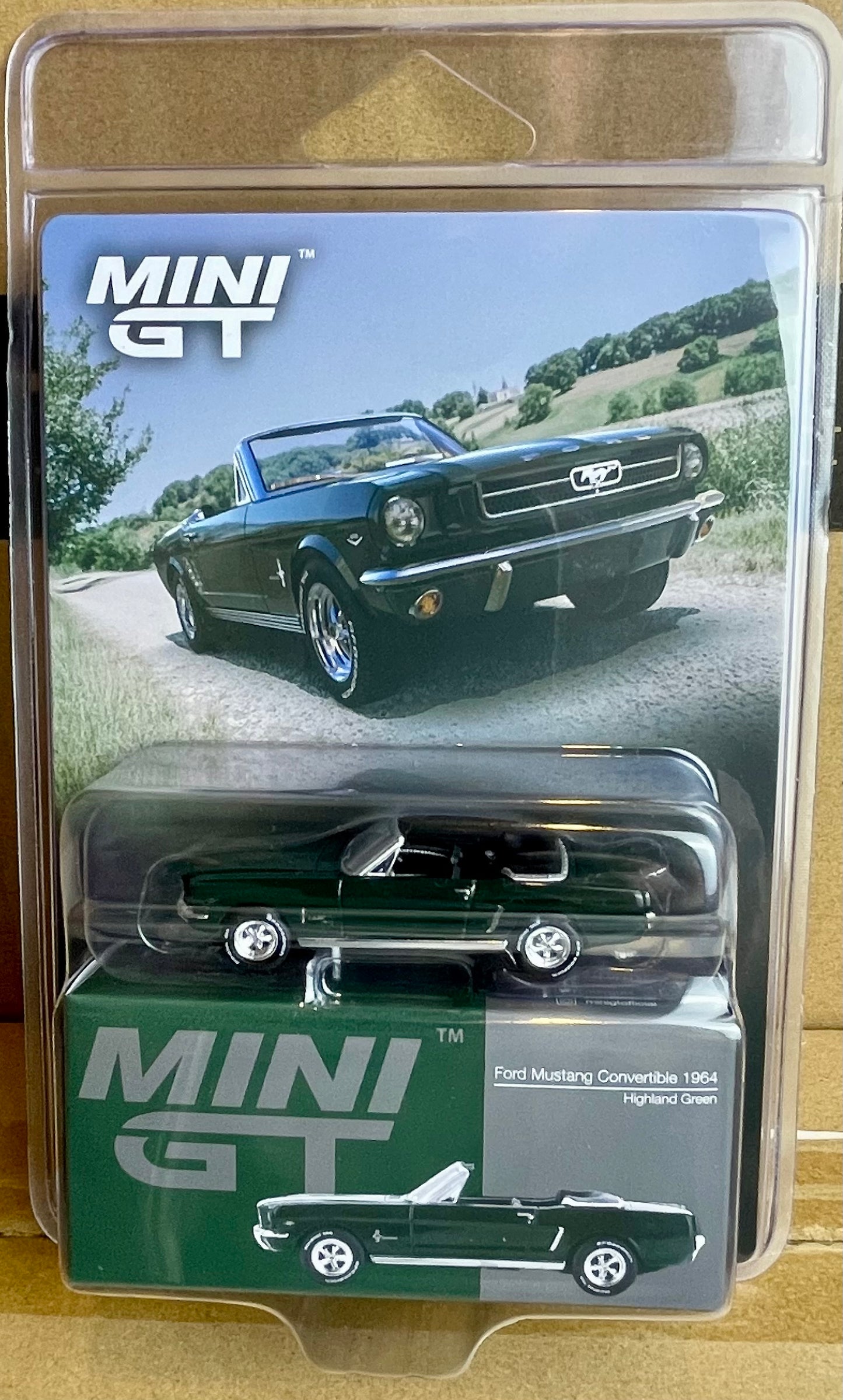 Mini GT 1:64 Ford Mustang Convertible Highland Green