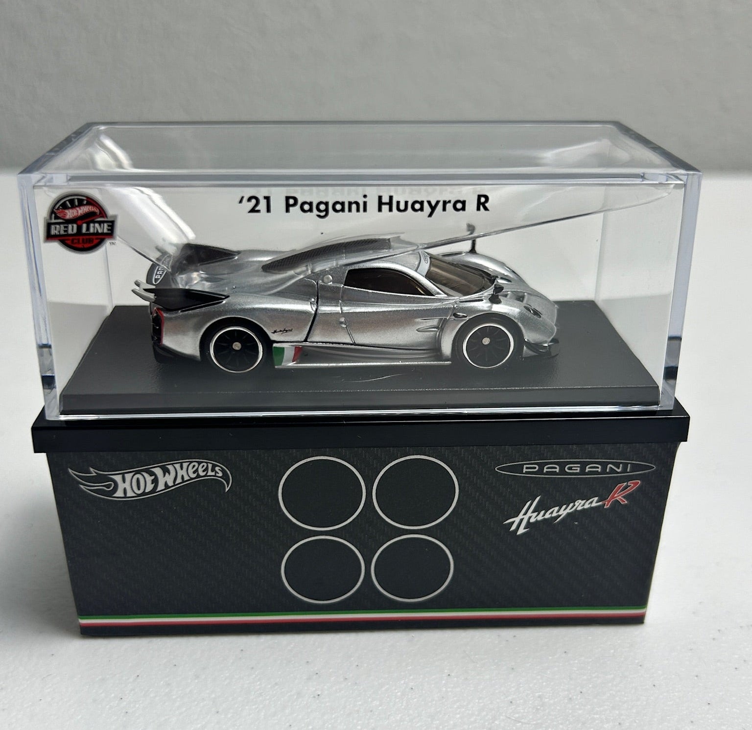 Hot Wheels 1:64 RLC 2021 Pagani Huayra R