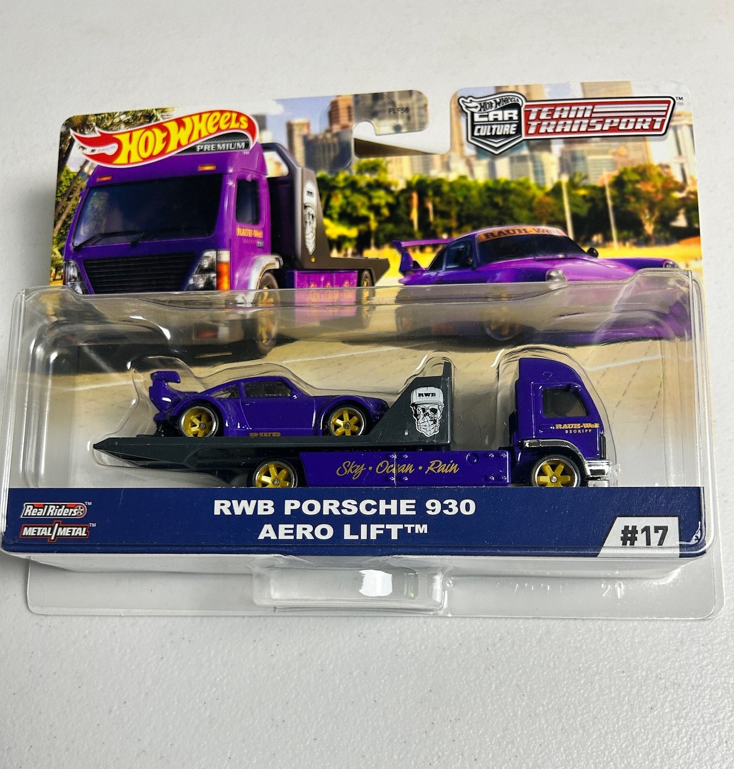 Hot Wheels 1:64 Team Transport #17 RWB Porsche 930/Aero Lift