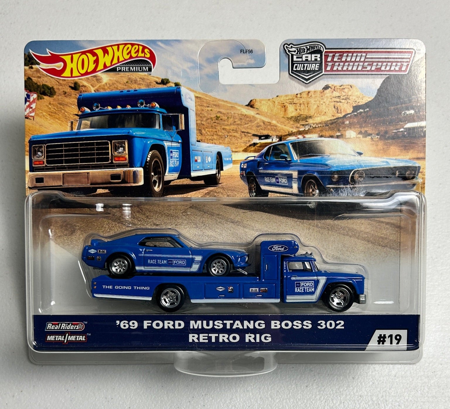 Hot Wheels 1:64 Team Transport #19 '69 Ford Mustang Boss 302/Retro Rig