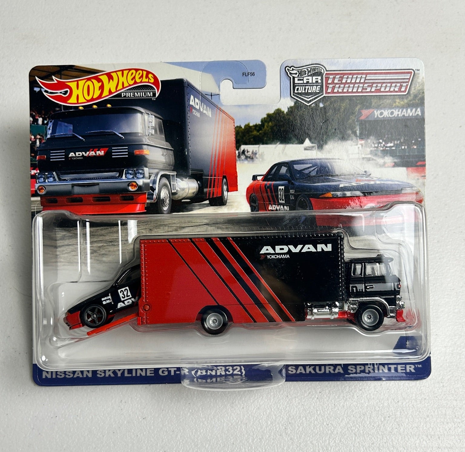 Hot Wheels 1:64 Team Transport #27 Nissan Skyline GT-R (BCNR32)/Sakura Sprinter